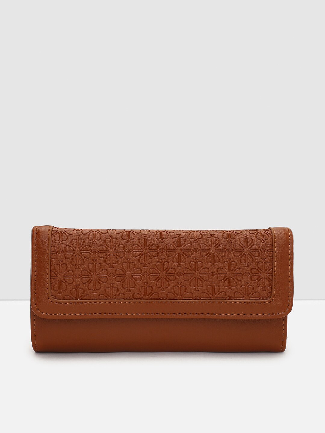 

max Women Textured Three Fold Wallet, Brown