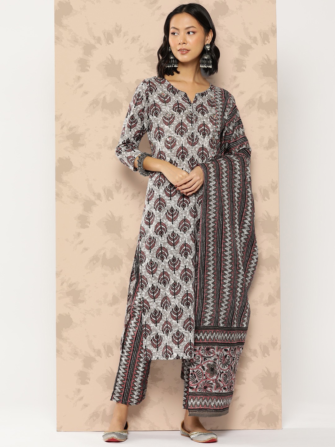 

Yufta Floral Printed Regular Pure Cotton Kurta With Trousers & Dupatta, Grey
