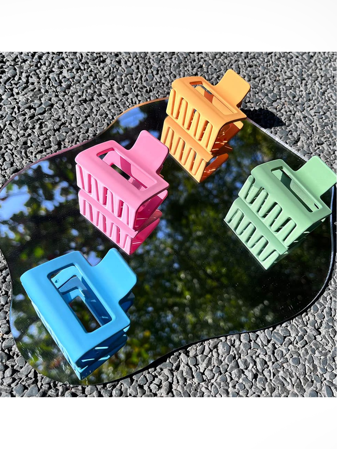 

Krelin Women Set Of 4 Plastic Claw Clips, Green