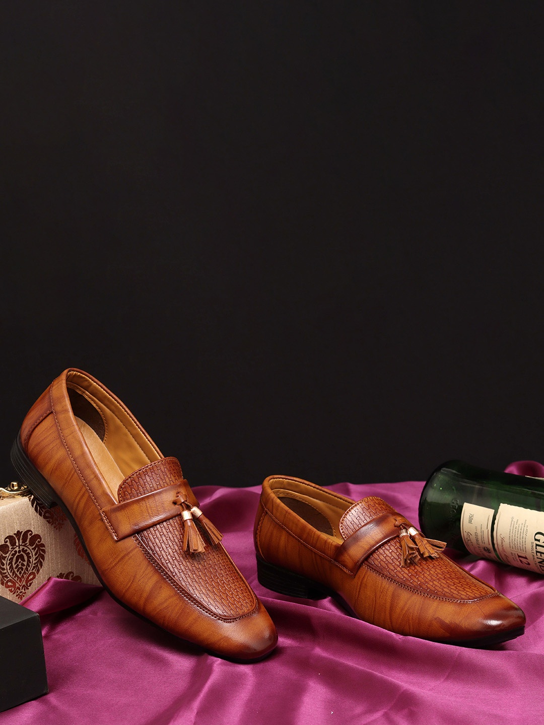 

Killer Men Textured Formal Loafers, Tan