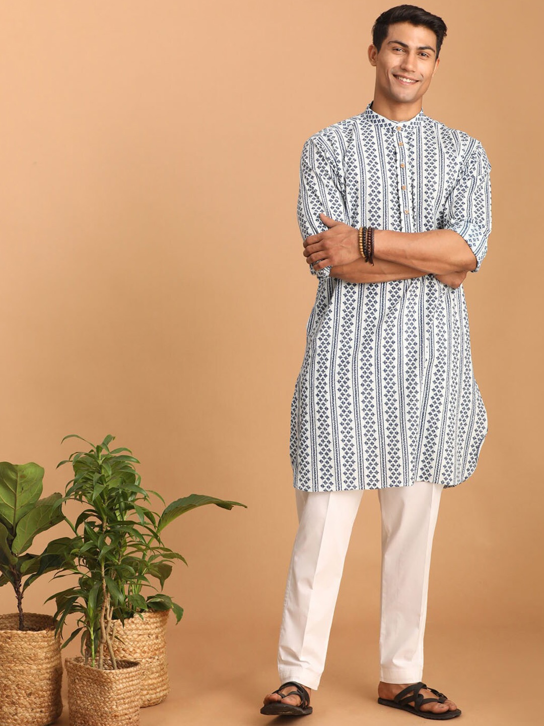 

VASTRAMAY Ethnic Motifs Printed Pure Cotton Sustainable Kurta with Pyjamas, White