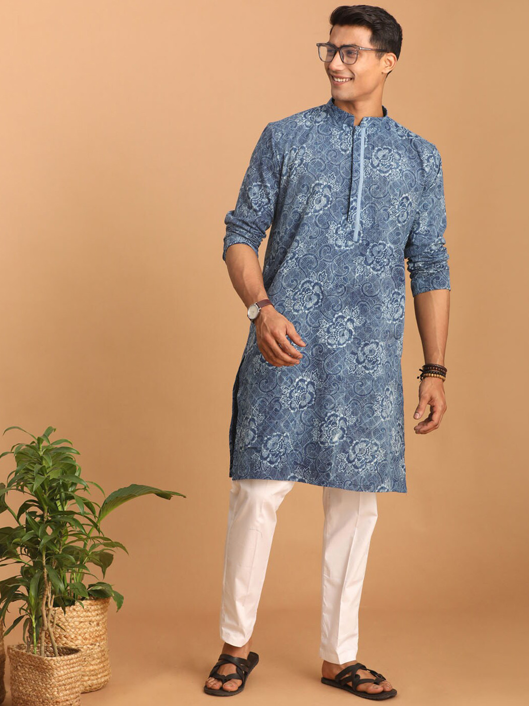 

VASTRAMAY Floral Printed Pure Cotton Kurta with Pyjamas, Blue