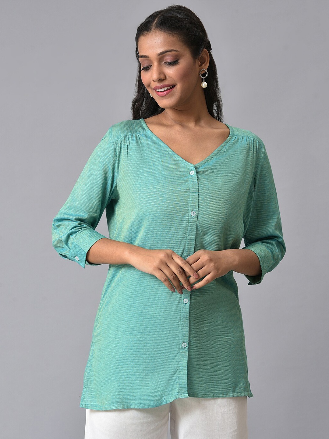 

AURELIA V-Neck Shirt Style Top, Green