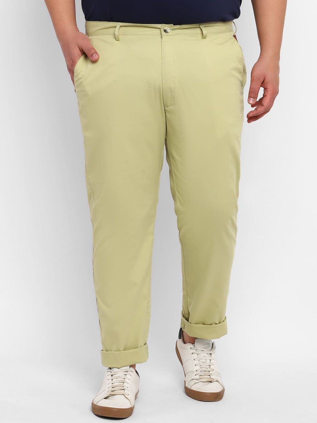 

Urbano Plus Men Regular Fit Mid-Rise Pure Cotton Chinos, Green