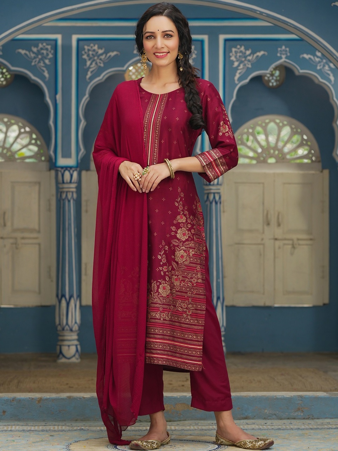 

Juniper Ethnic Motifs Printed Sequinned Kurta with Trousers & Dupatta, Maroon