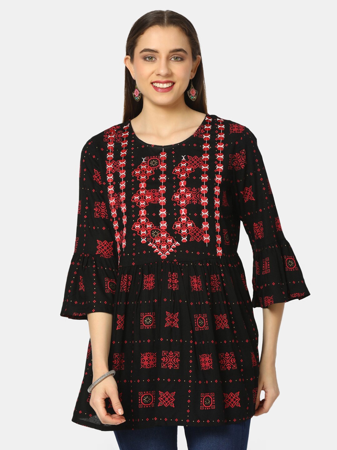 

V-Mart Ethnic Motifs Printed Thread Work Pure Cotton Kurti, Black