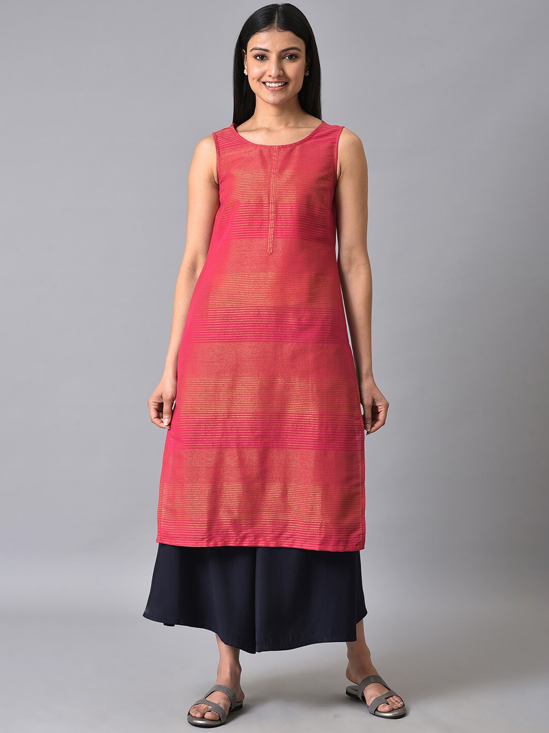 

AURELIA Striped Sleeveless Zari Kurta, Pink