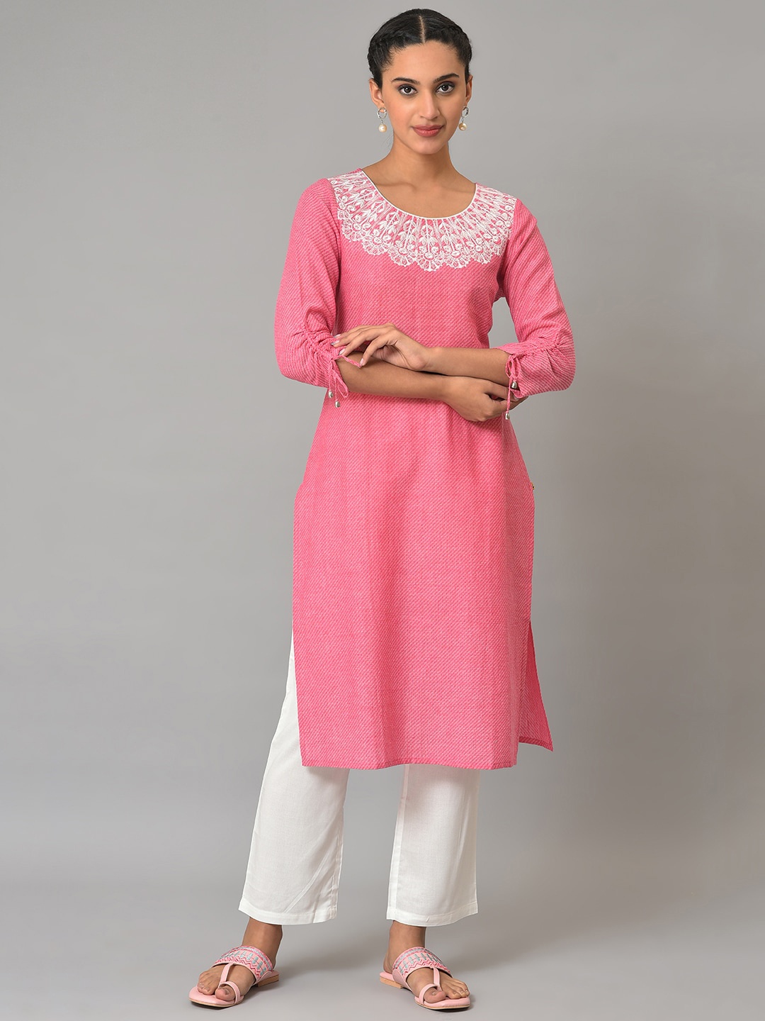 

AURELIA Woven Design Thread Work Pure Cotton Kurta, Red