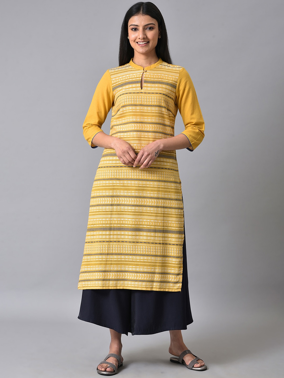 

AURELIA Ethnic Motifs Printed Keyhole Necck Pure Cotton Kurta, Yellow