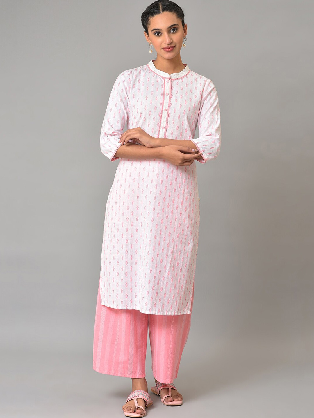 

AURELIA Plus Size Ethnic Motifs Printed Band Collar Straight Kurta, White