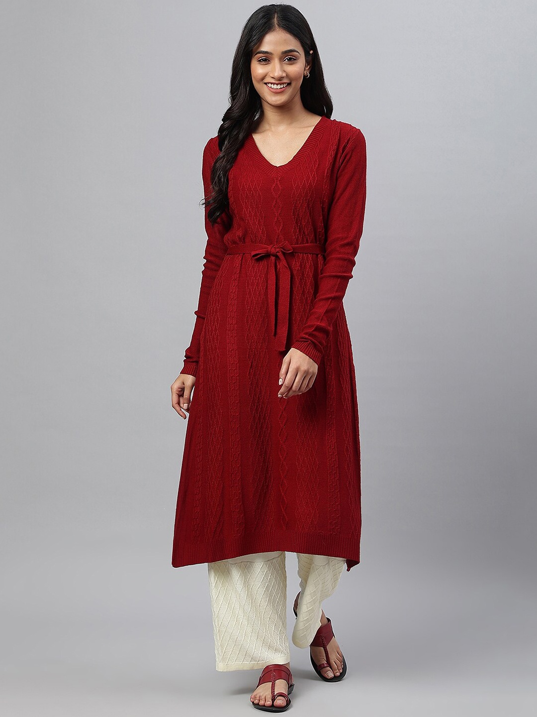 

AURELIA Self Design Acrylic Knitted Kurta, Maroon