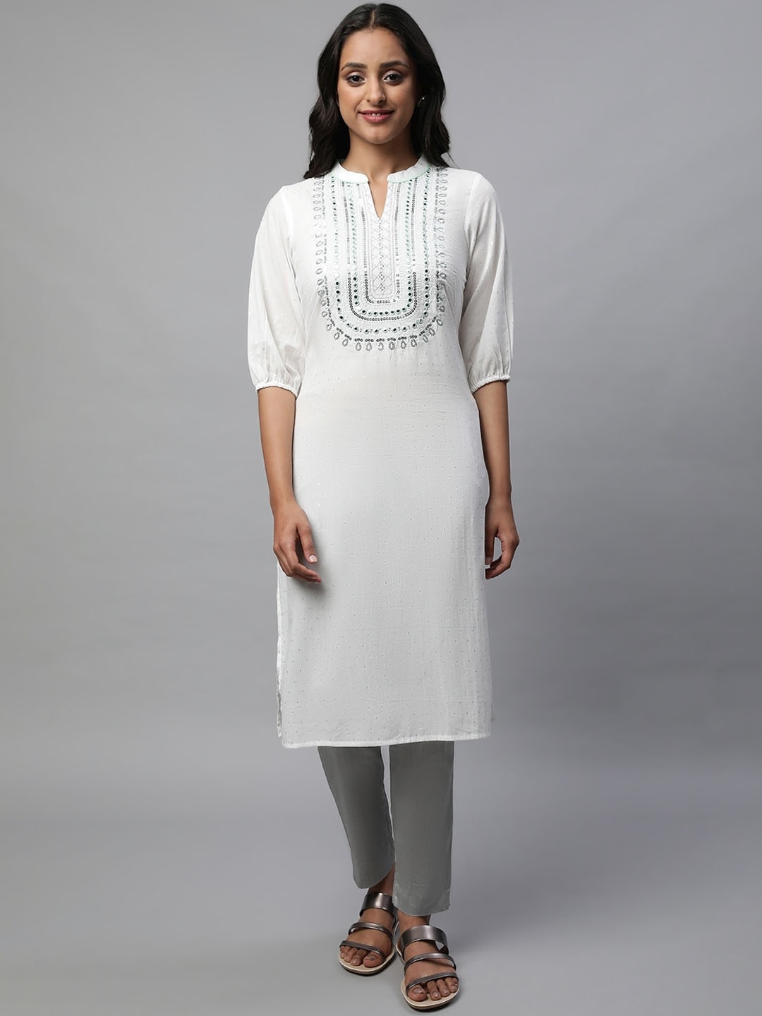

AURELIA Ethnic Motifs Embroidered Mandarin Collar Kurta, White