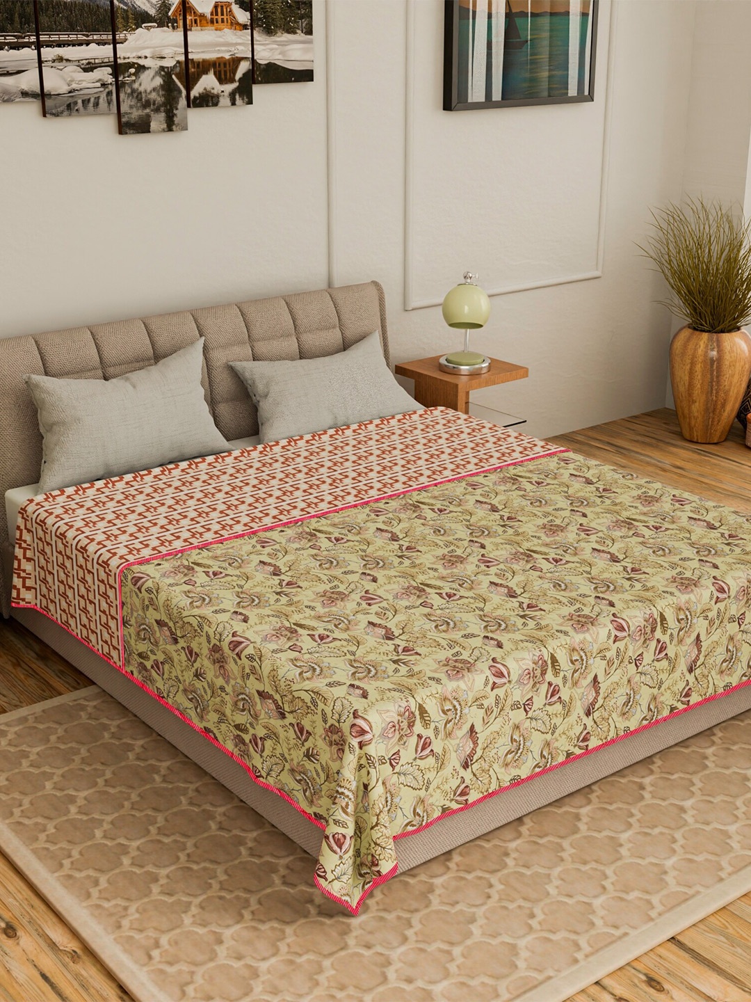 

CURIOUS LIFESTYLE Beige & Brown Floral Printed Summer 150 GSM Reversible Double Bed Dohar