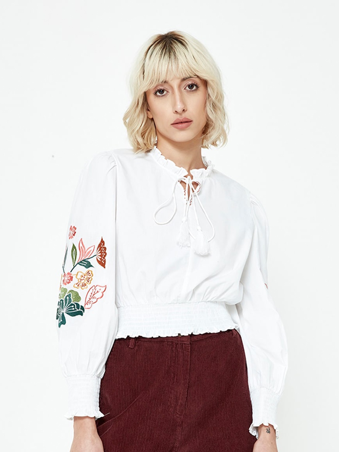 

COVER STORY Tie-Up Neck Cuffed Sleeves Top, White