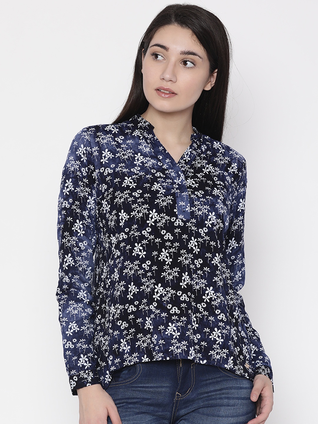 

Park Avenue Woman Blue Floral Print Top
