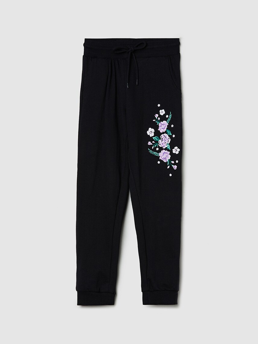 

max Girls Printed Detail Mid-Rise Cotton Joggers, Black