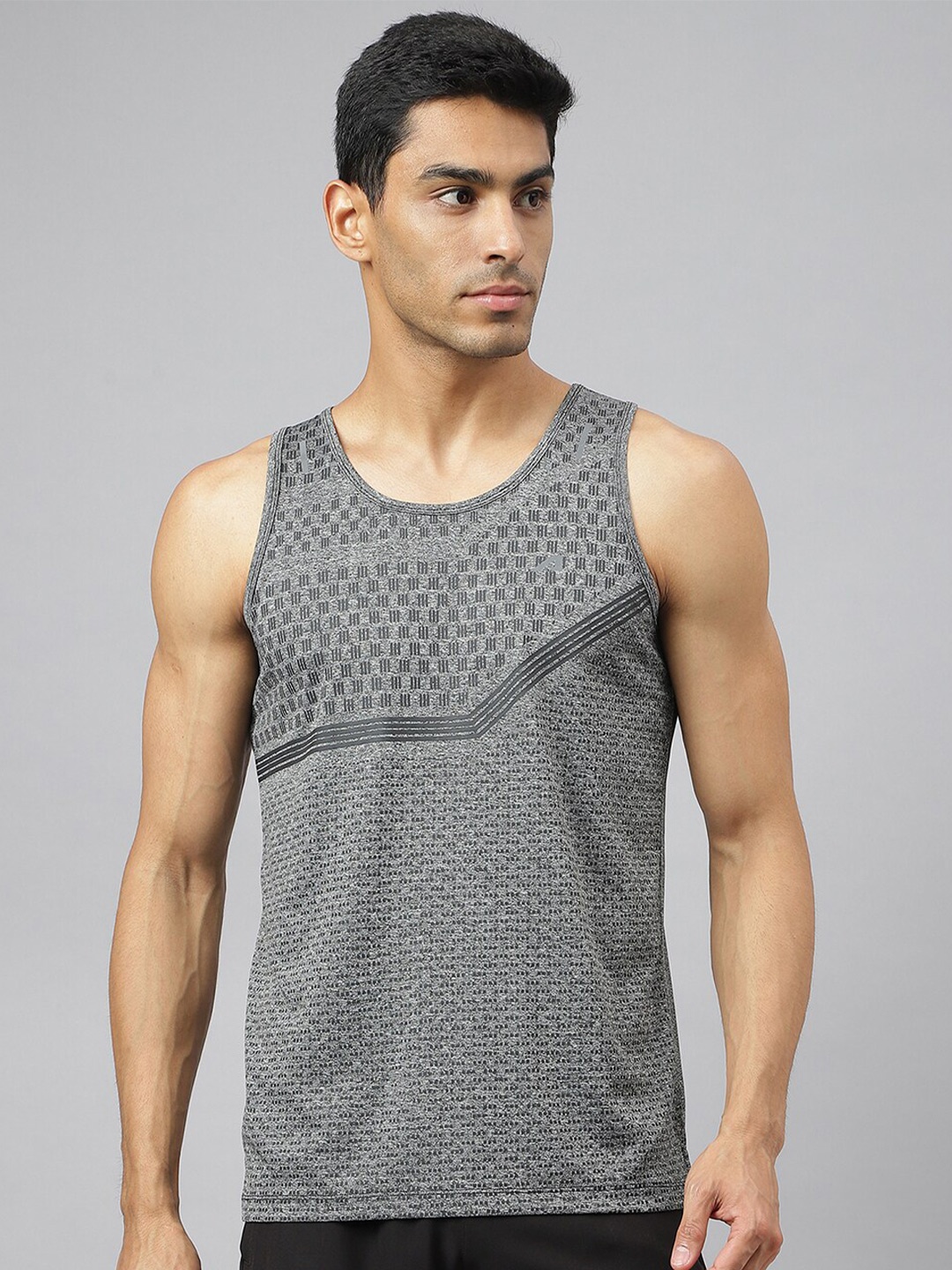 

Alcis Men Heather Anti-Static Slim-Fit Distance Running Singlet, Black