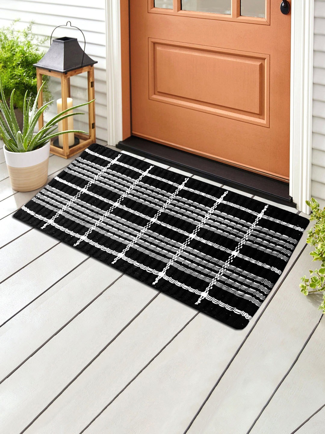 

WEAVERS VILLA Black & Grey Checked Cotton Doormat