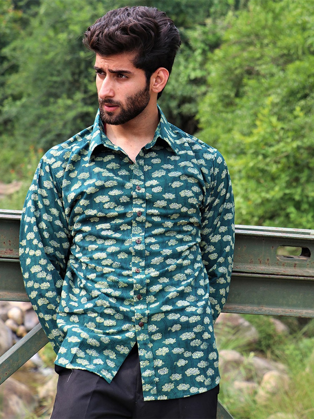 

Chidiyaa Standard Floral Printed Cotton Casual Shirt, Green