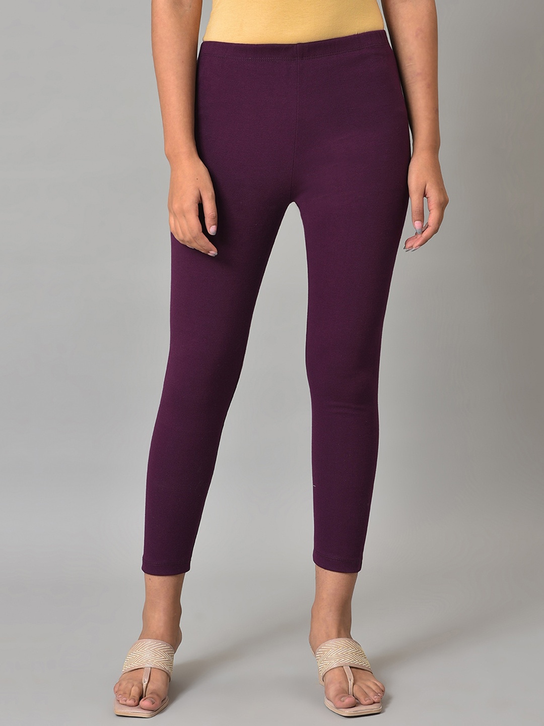 

AURELIA Three Fourth Length Mid-Rise Leggings, Purple