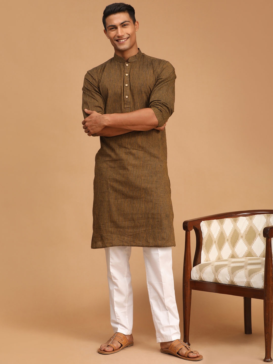 

SHVAAS by VASTRAMAY Striped Regular Pure Cotton Kurta with Pyjamas, Coffee brown