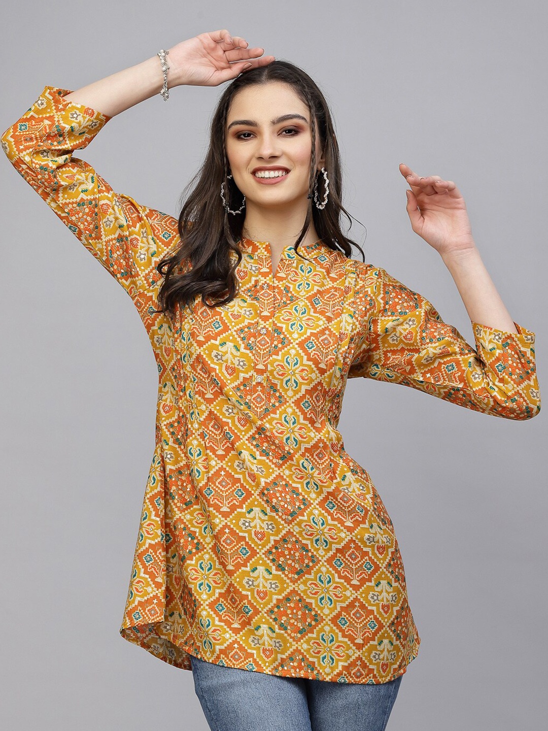 

Sangria Geometric Printed Mandarin Collar Three-Quarter Sleeves Tunic, Mustard