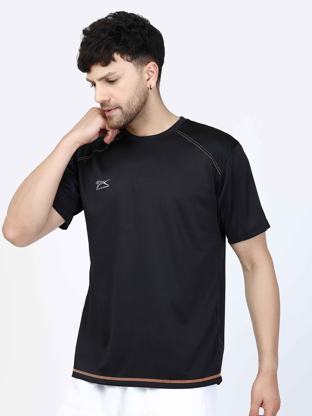 

Shiv Naresh 3D Fit Raglon Sleeves Round Neck Sports T-shirt, Black