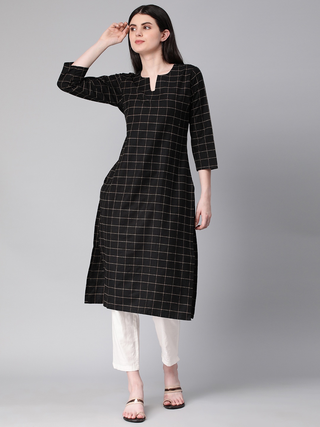 

HRITIKA Women Black Striped Kurta