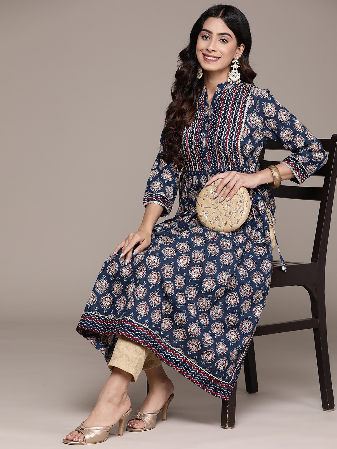 

Ishin Ethnic Motifs Printed Gotta Patti Kurta, Navy blue