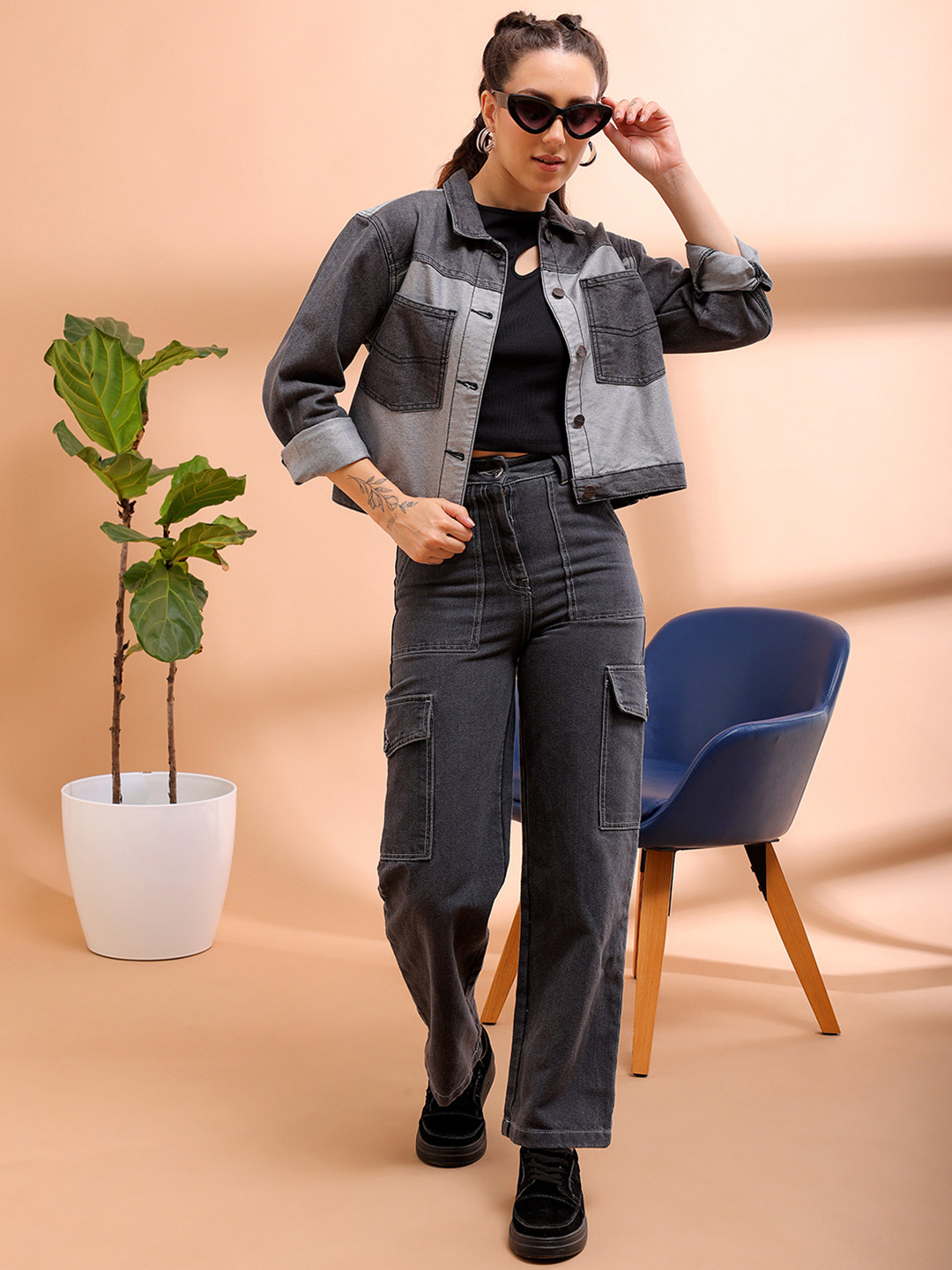 

Freehand by The Indian Garage Co Women Colourblocked Denim Jacket, Grey