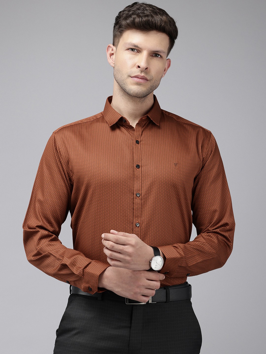 

V Dot Men Slim Fit Striped Pure Cotton Formal Shirt, Brown