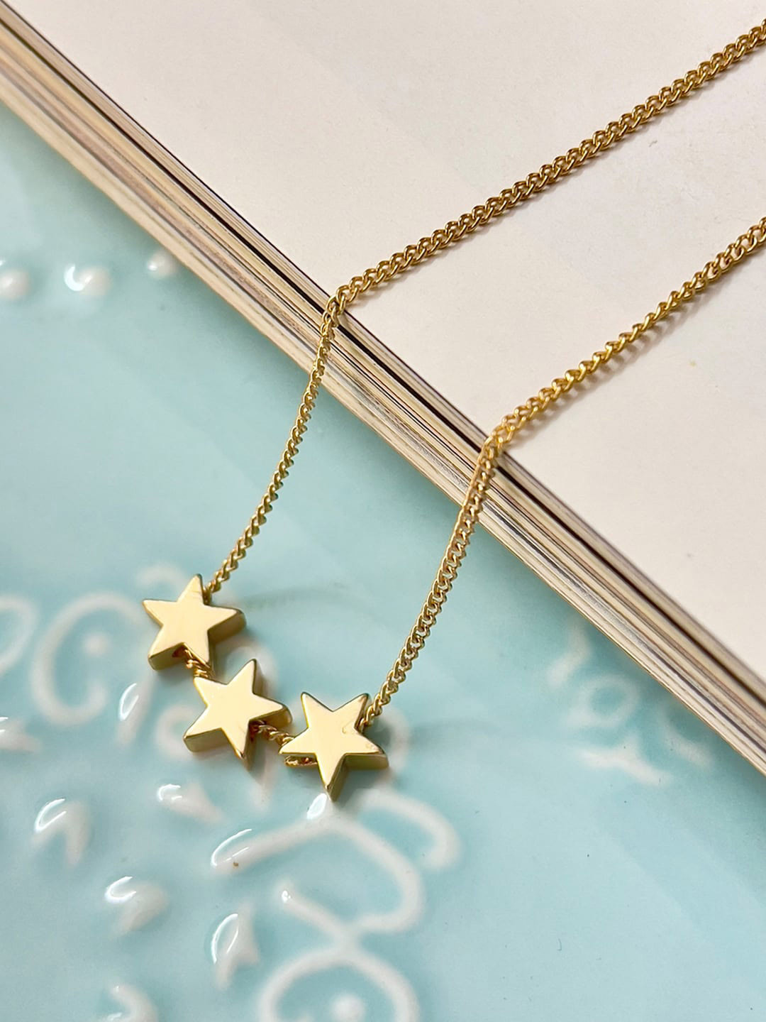 

Ayesha Gold-Plated Triple Stars Mini Pendant Necklace