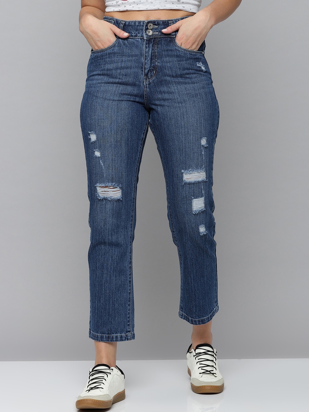 

SHOWOFF Women Relaxed Fit High-Rise Mildly Distressed Light Fade Stretchable Jeans, Navy blue