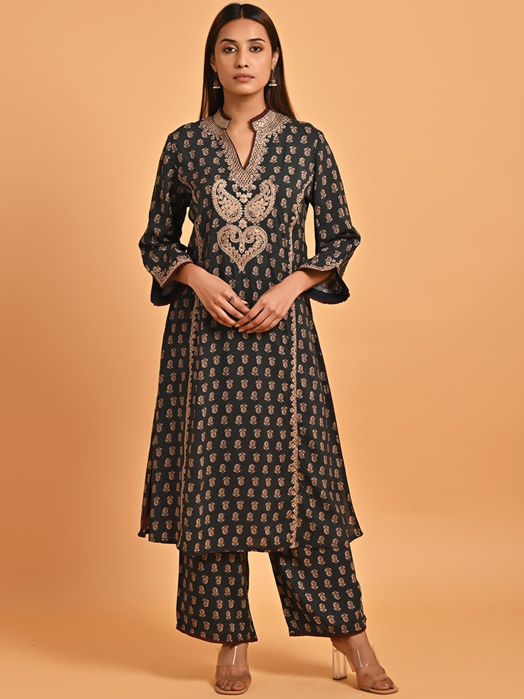 

Lakshita Paisley Printed Thread Work Mandarin Collar A-Line Kurta, Grey