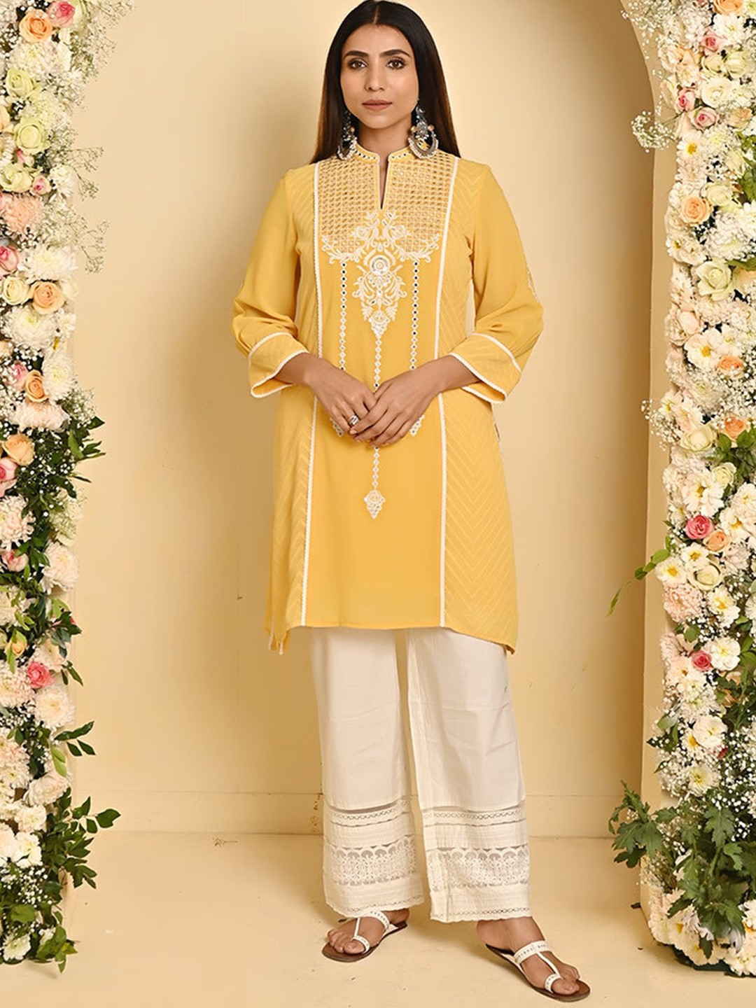 

Lakshita Ethnic Motifs Embroidered Mirror Work Kurta, Yellow