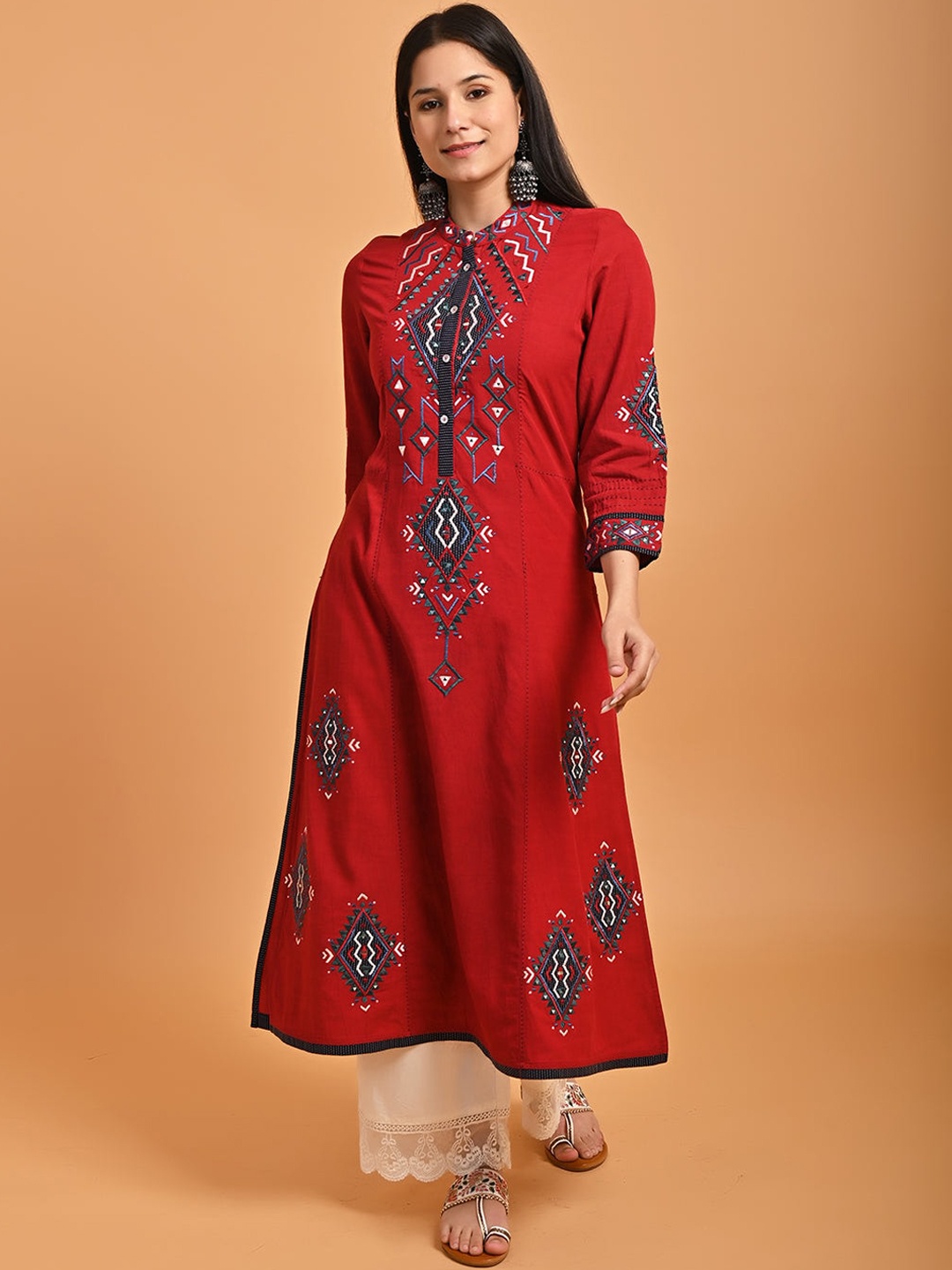 

Lakshita Geometric Embroiderd Mandarin Collar Mirror Work Kurta, Red