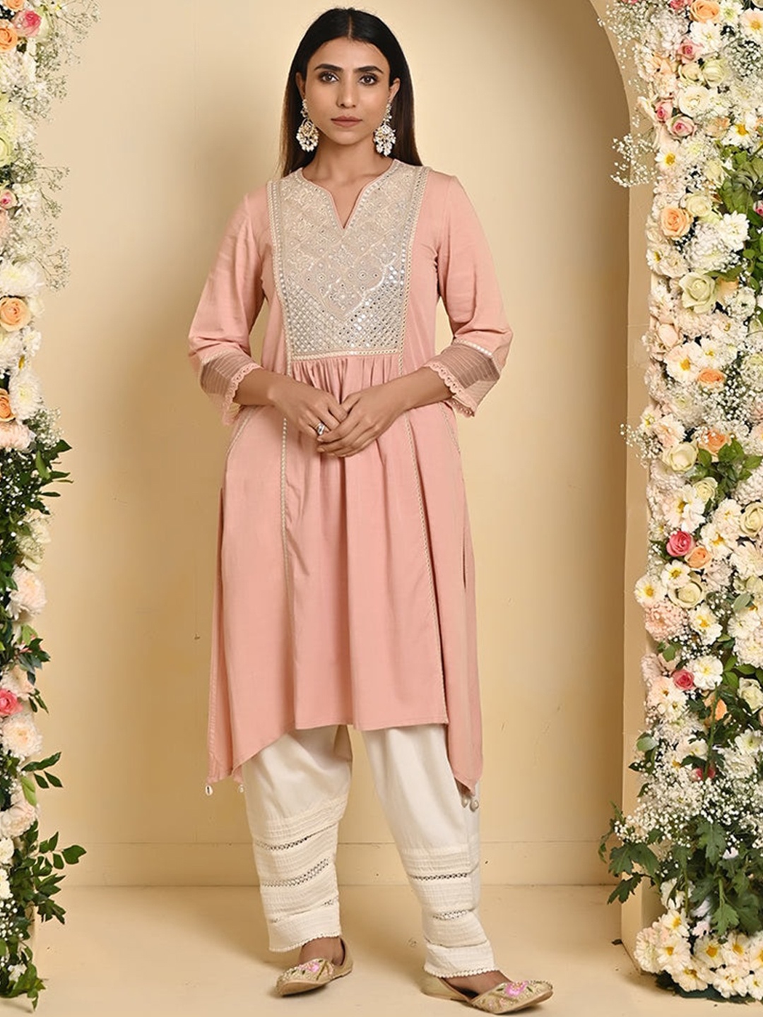

Lakshita Ethnic Motifs Embroidered Mirror Work Pure Cotton Kurta, Peach