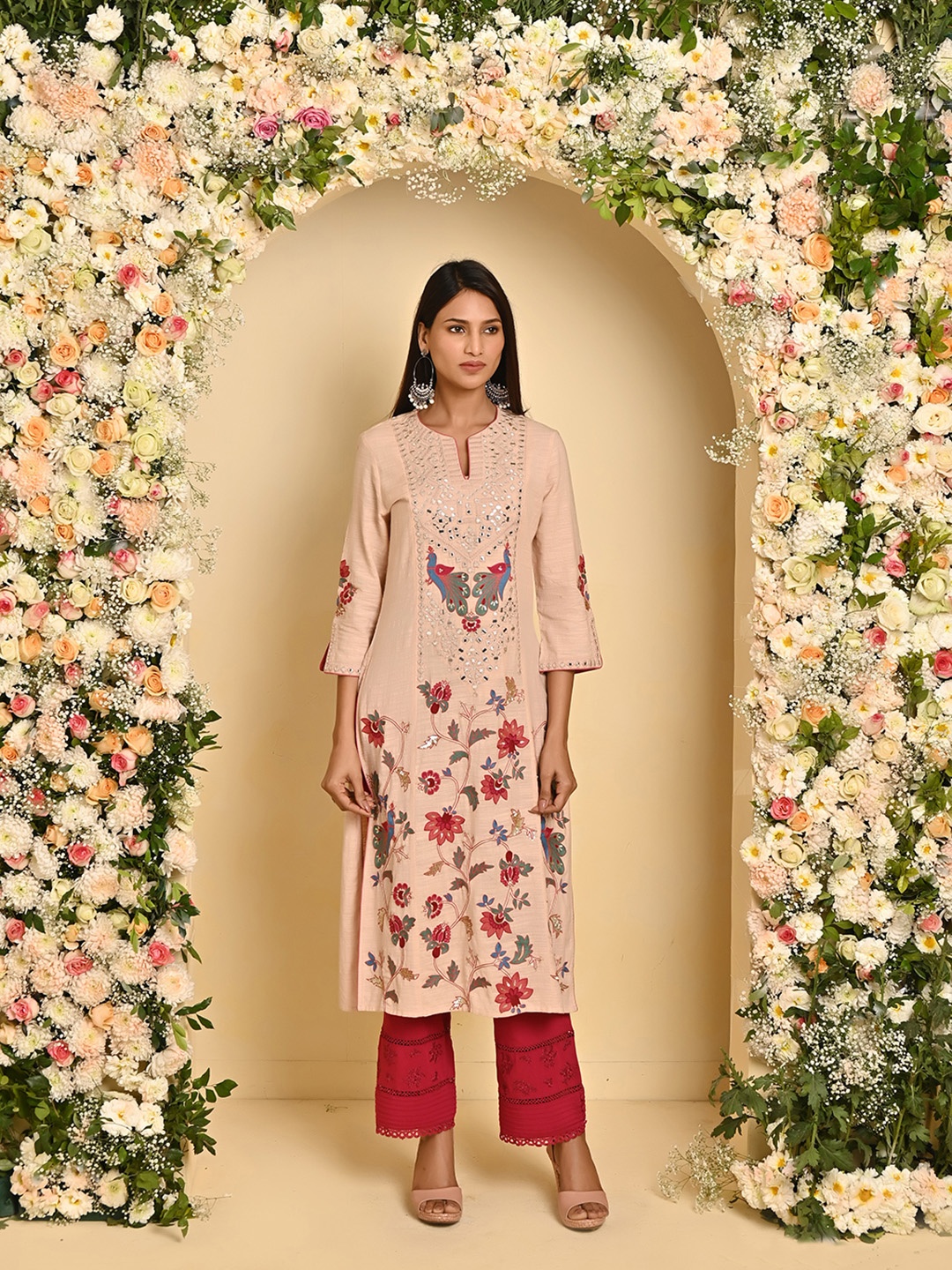 

Lakshita Floral Embroidered Mirror Work Pure Cotton Kurta, Pink
