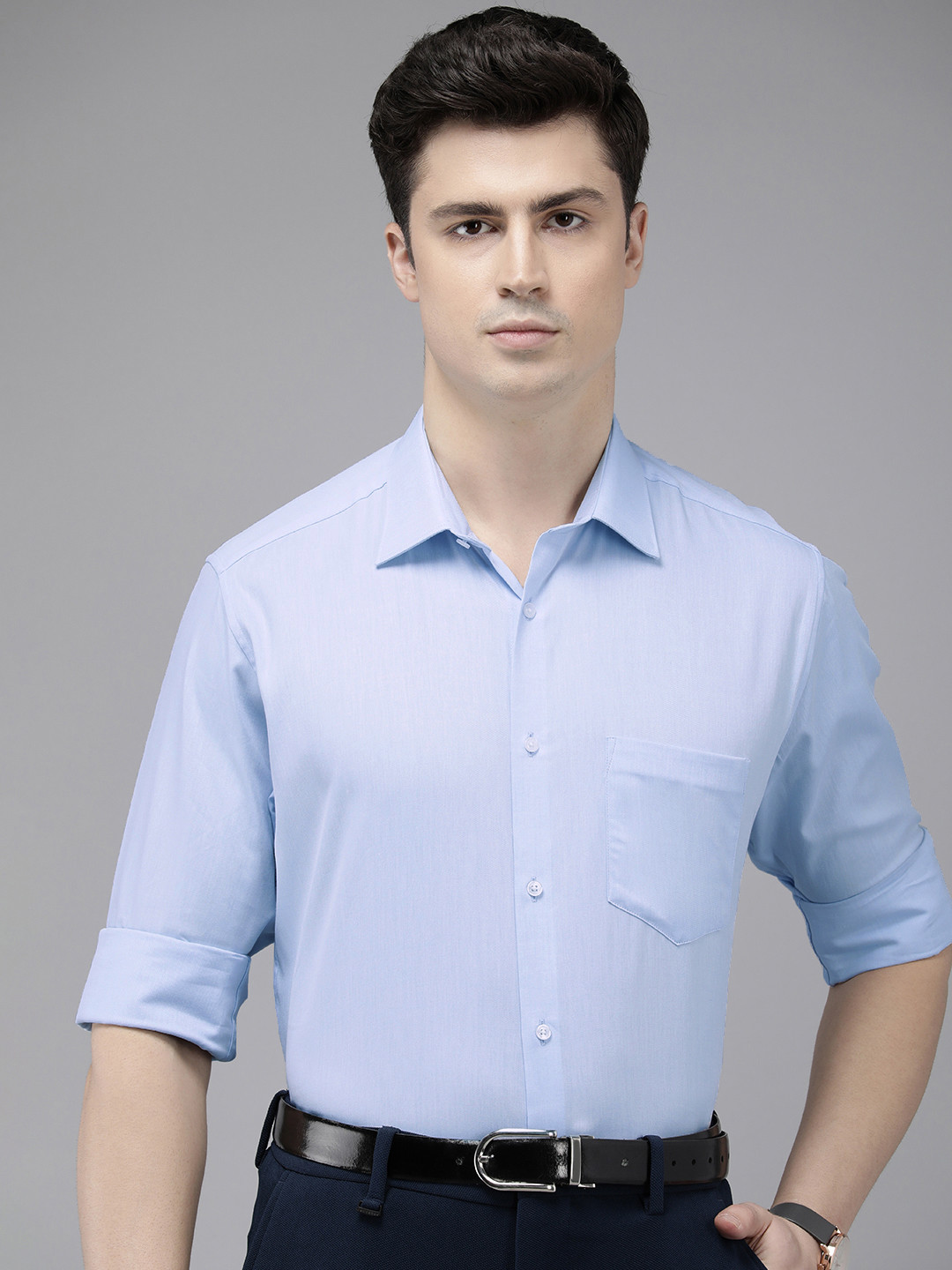 

Van Heusen Men Pure Cotton Solid Custom Fit Formal Shirt, Blue