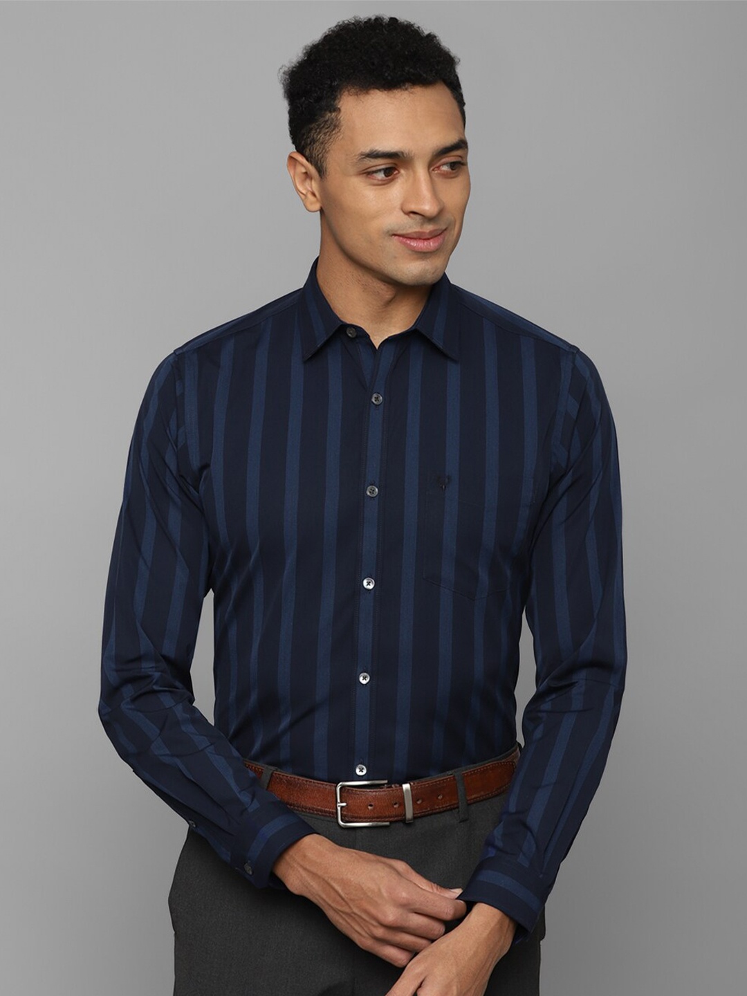 

Allen Solly Striped Pure Cotton Slim Fit Formal Shirt, Navy blue