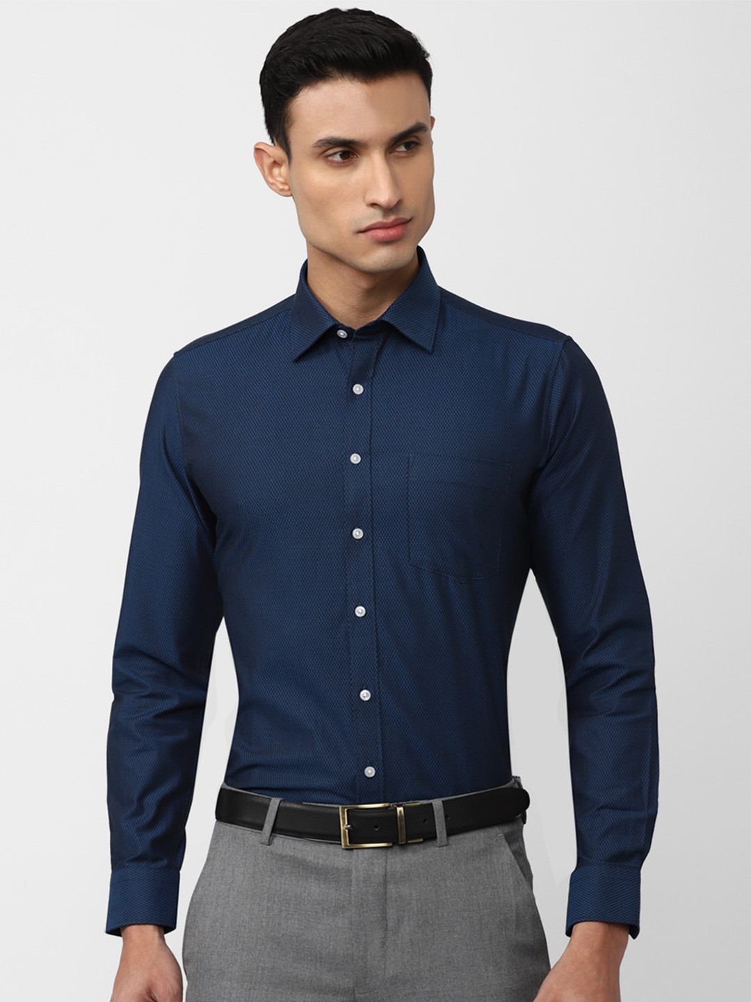 

Van Heusen Slim Fit Self Design Textured Pure Cotton Formal Shirt, Navy blue
