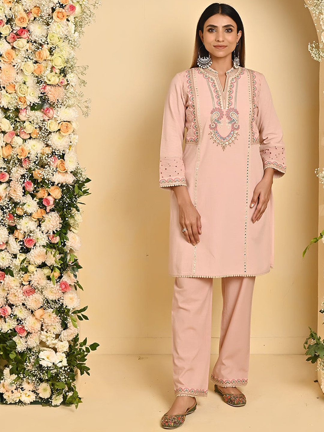

Lakshita Plus Size Ethnic Motifs Yoke Design Mirror Work Pure Cotton Kurta with Palazzos, Pink