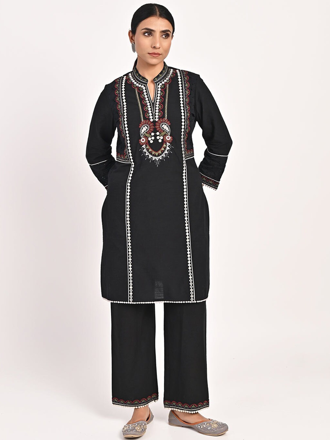 

Lakshita Plus Size Ethnic Motifs Embroidered Pure Cotton Kurta with Palazzos, Black