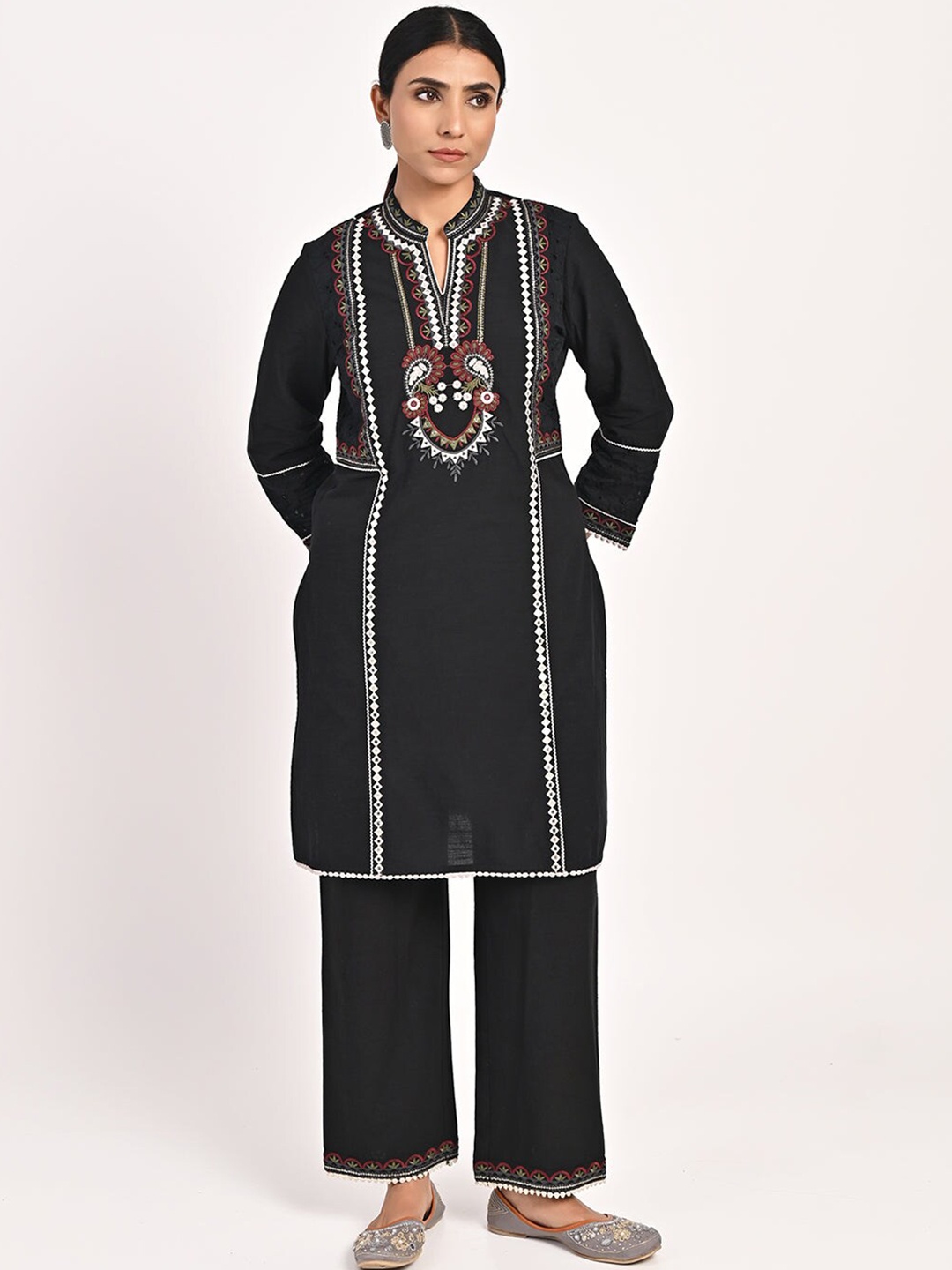 

Lakshita Plus Size Ethnic Motifs Embroidered Panelled Pure Cotton Kurta with Palazzos, Black