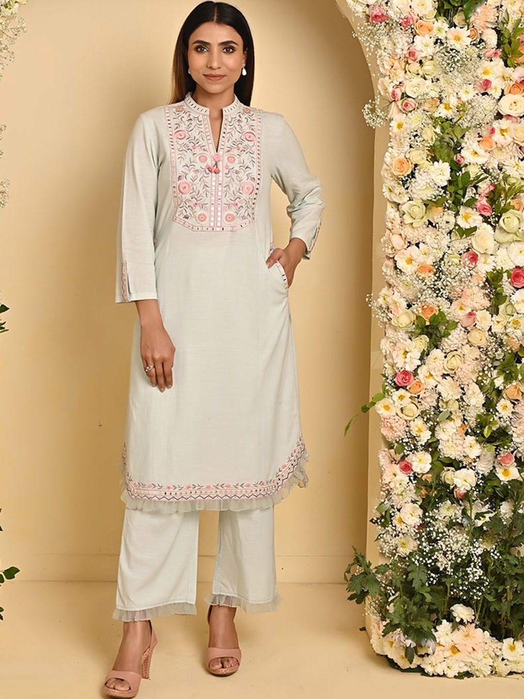 

Lakshita Plus Size Floral Yoke Design Mirror Work Kurta with Palazzos, Green