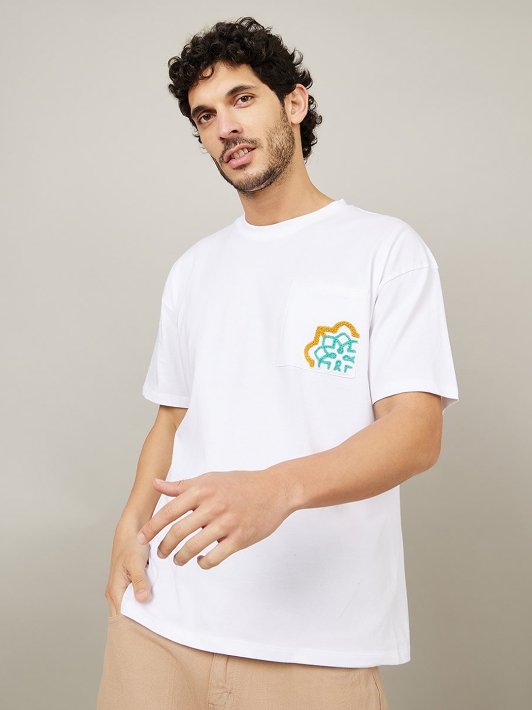 

Styli Chenille Pocket Embroidery Oversized T Shirt, White