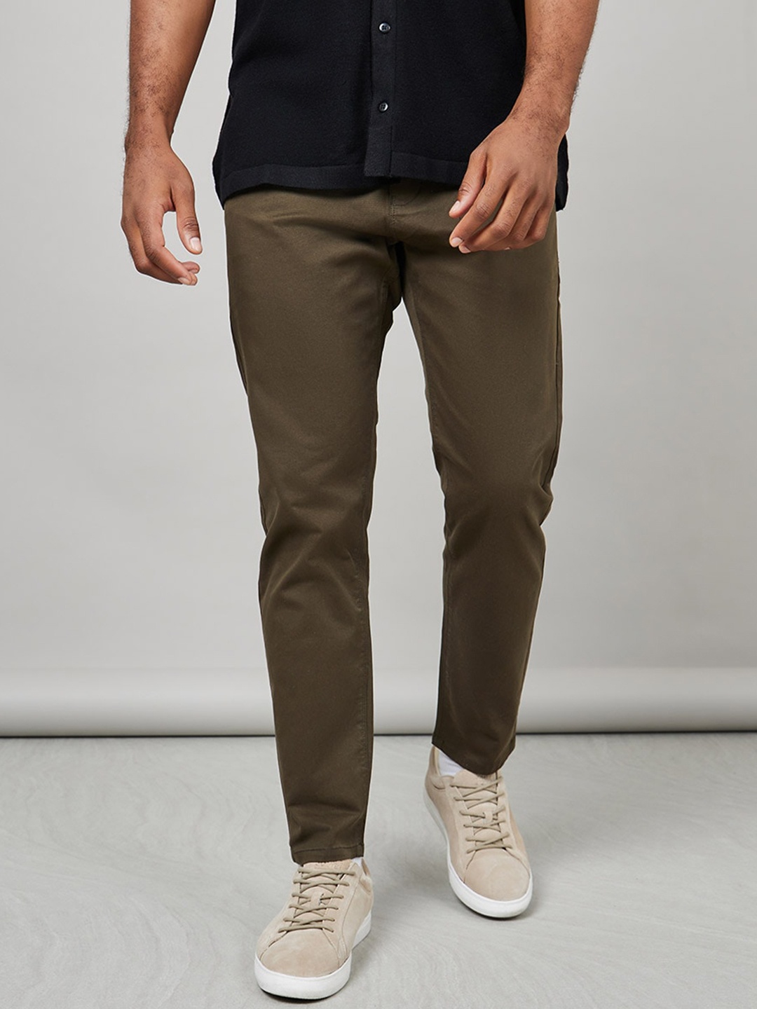 

Styli Men Olive Green Slim Fit Mid-Rise Cotton Chinos