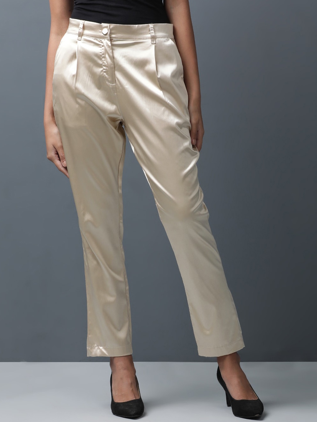 

Freehand by The Indian Garage Co Women Tapered Fit Mid-Rise Cropped Trousers, Beige