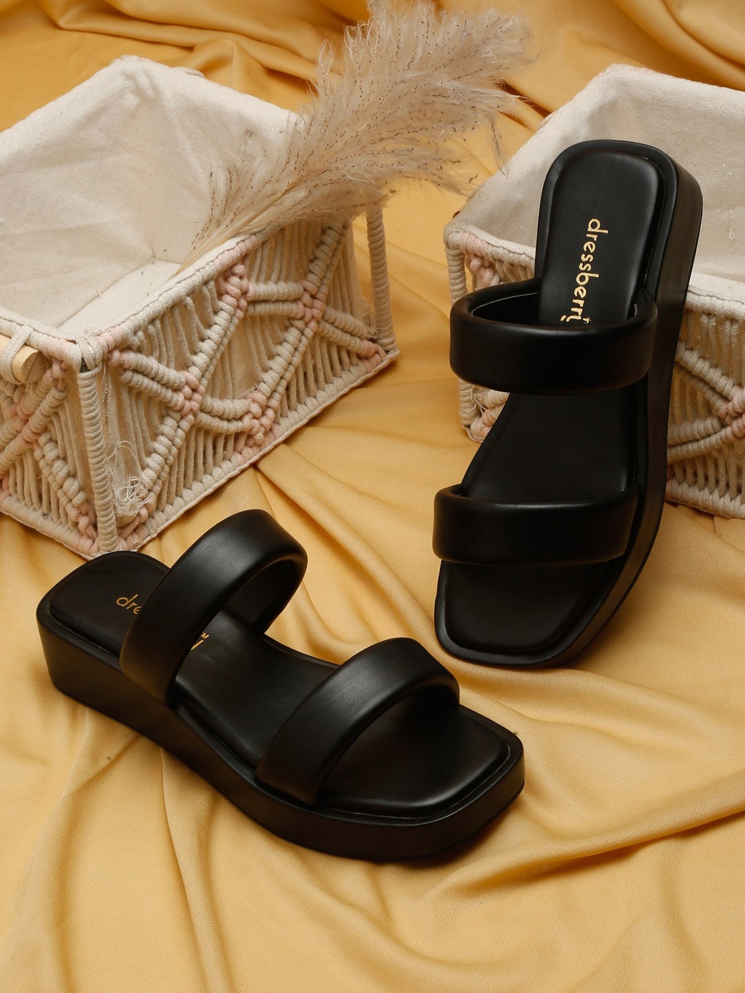 

DressBerry Open Toes Flatform Heels, Black