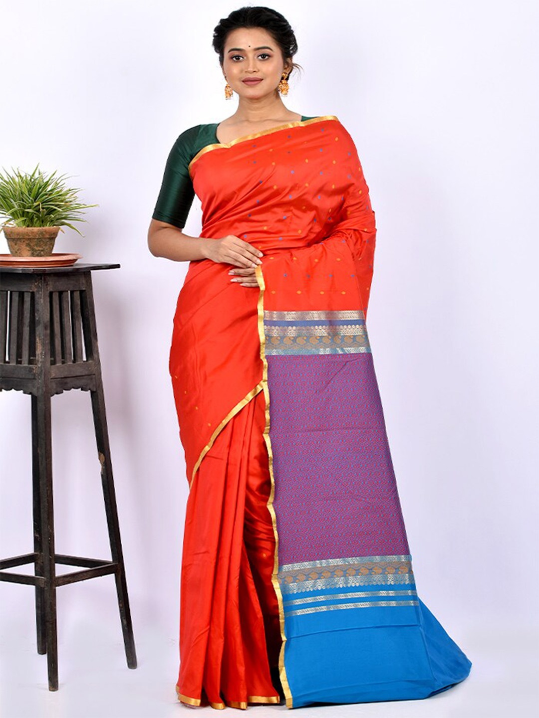 

AllSilks Geometric Woven Design Zari Pure Silk Kanjeevaram Saree, Red